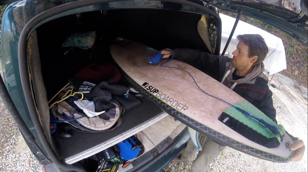 A quest for waves – Surfing boulders & boils / Reuben’s VBLOG
