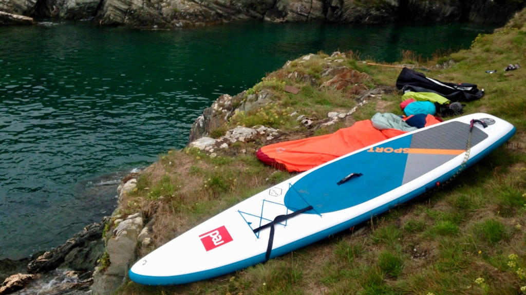 Solo SUP adventure / Smelly fish and sleeping on a cliff edge!