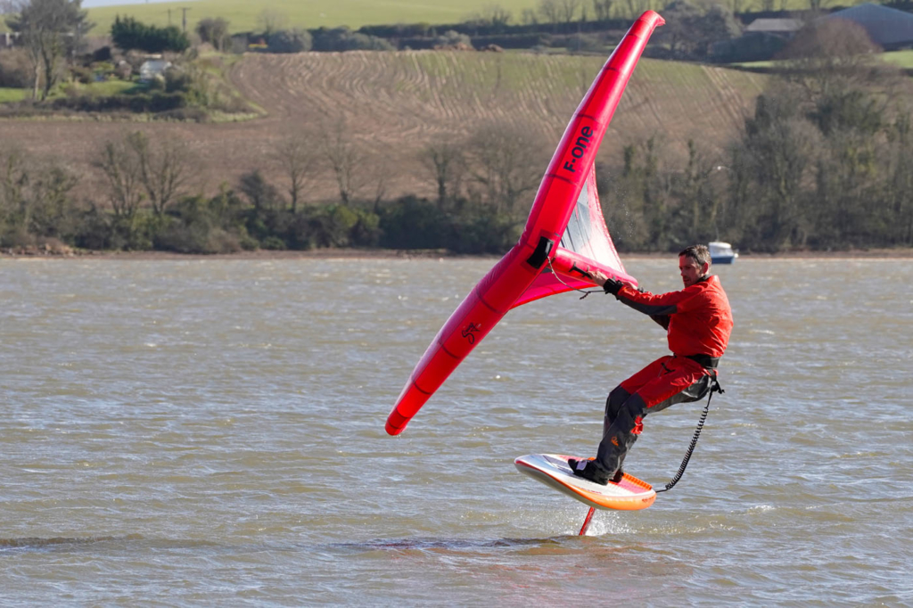 SUPboarder quick SUP tip / Make a quick waist leash for foiling